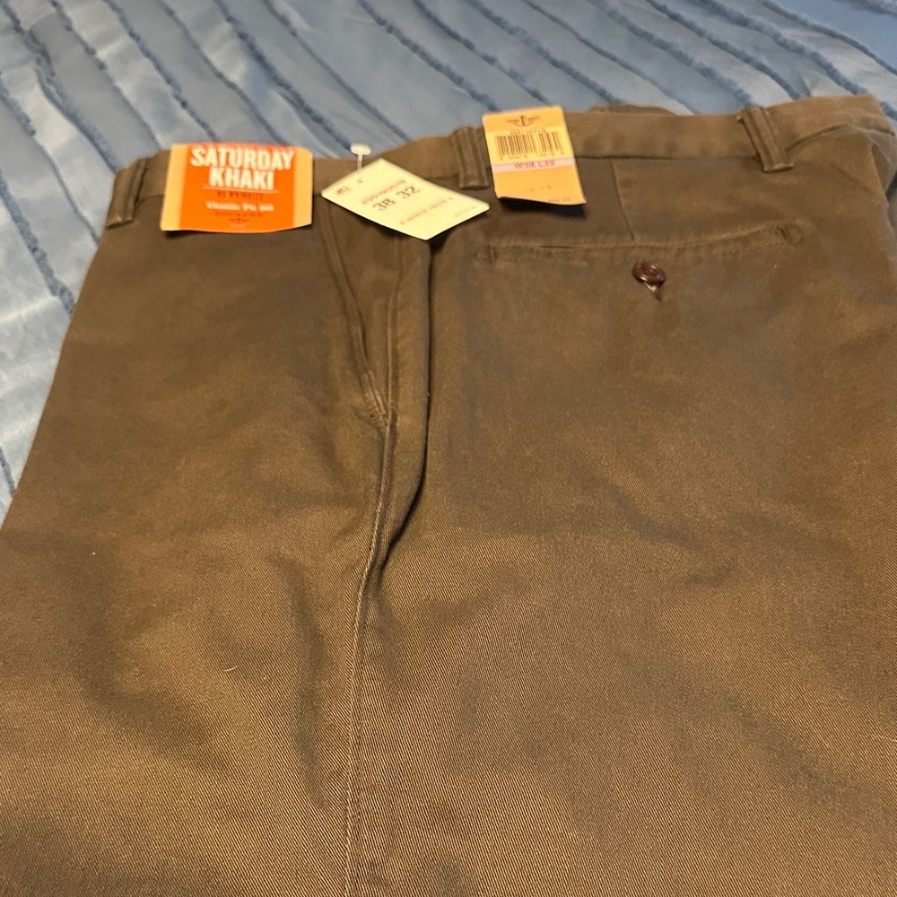 NWT Dockers Saturday Khaki Pants - Brown